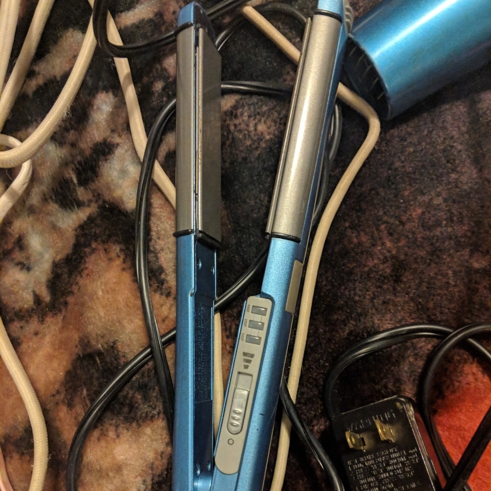 Babyless pro flat iron